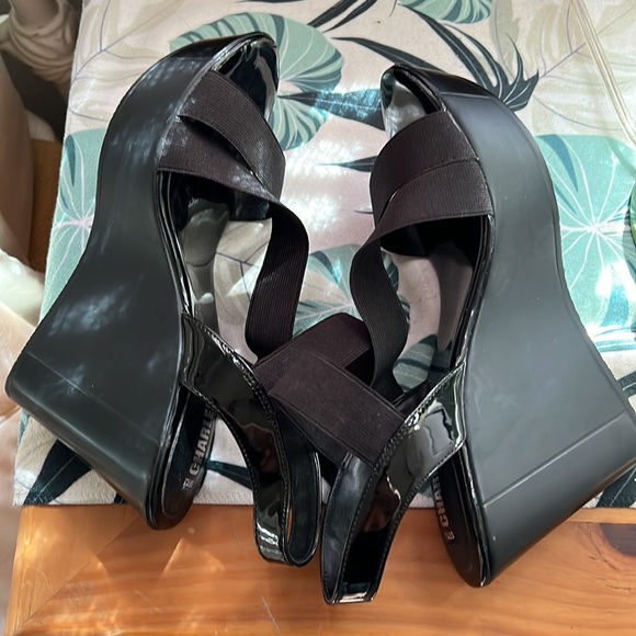 Black wedges never worn size 8 - Picture 3 of 5